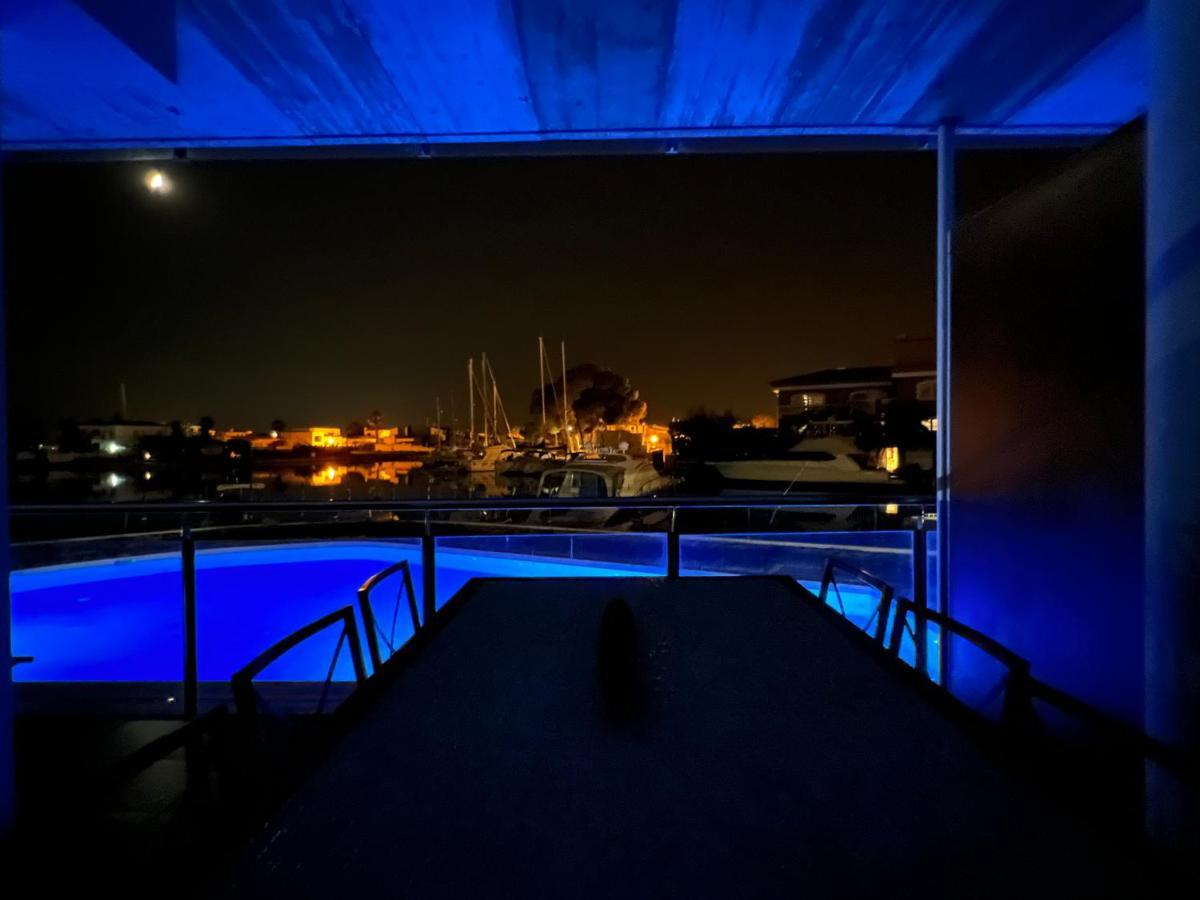 Blau Apartamento Frente A Los Canales Y Las Puestas De Sol De Rosas Exterior foto