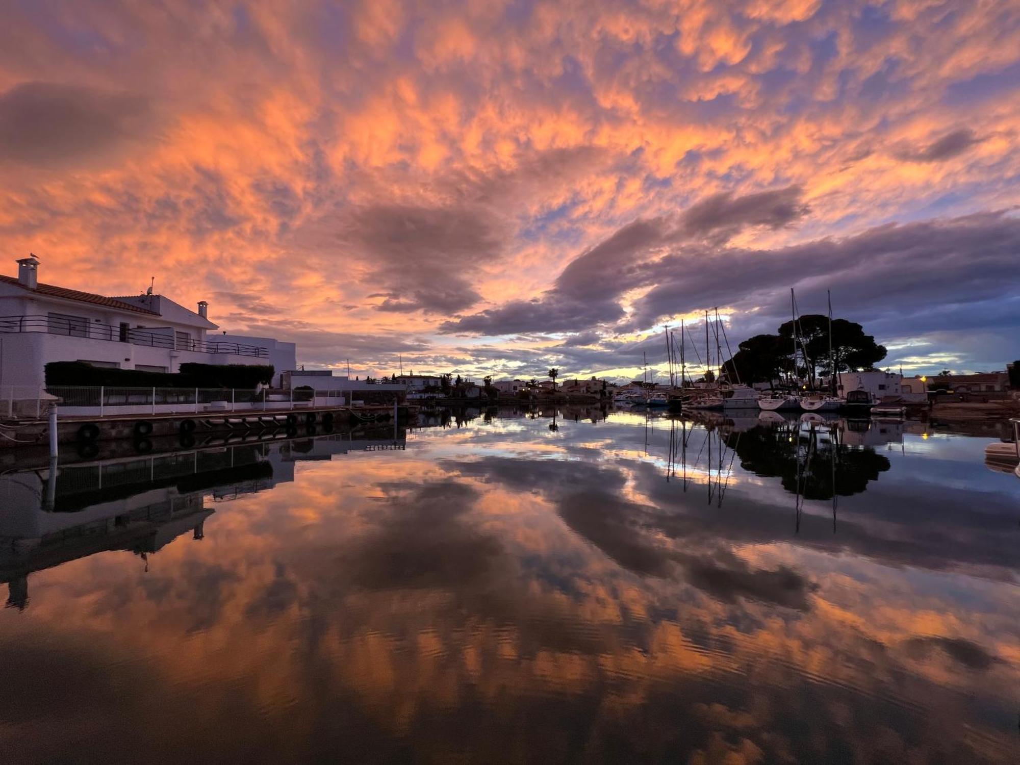 Blau Apartamento Frente A Los Canales Y Las Puestas De Sol De Rosas Exterior foto